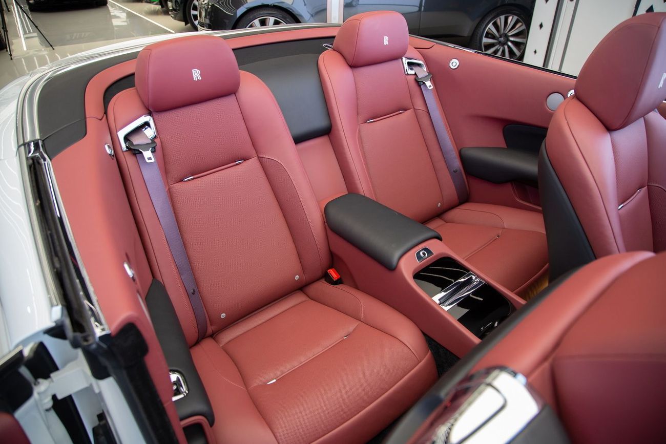 رولز رويس داون Rolls Royce Dawn