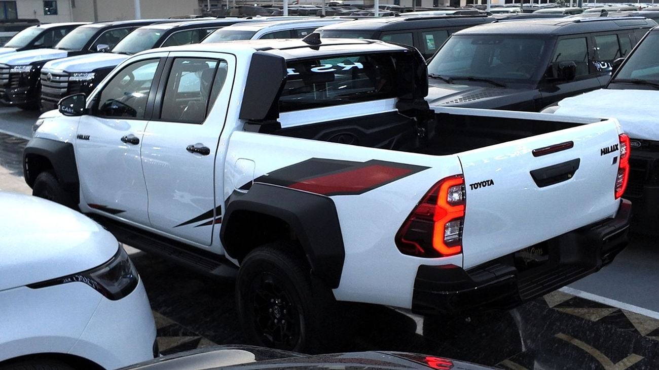 تويوتا هيلوكس GR Sport 2.8L