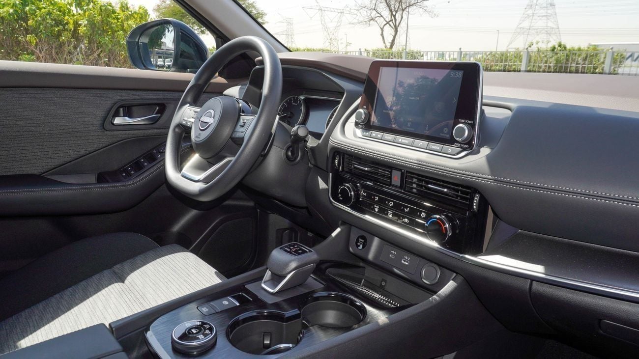 Nissan XTrail S 2.5L (169 HP) FWD (7 Seater)