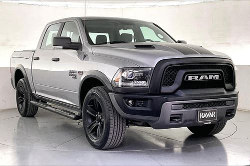 RAM 1500 Warlock Classic - Crew Cab | 1 year free warranty | 0 Down Payment