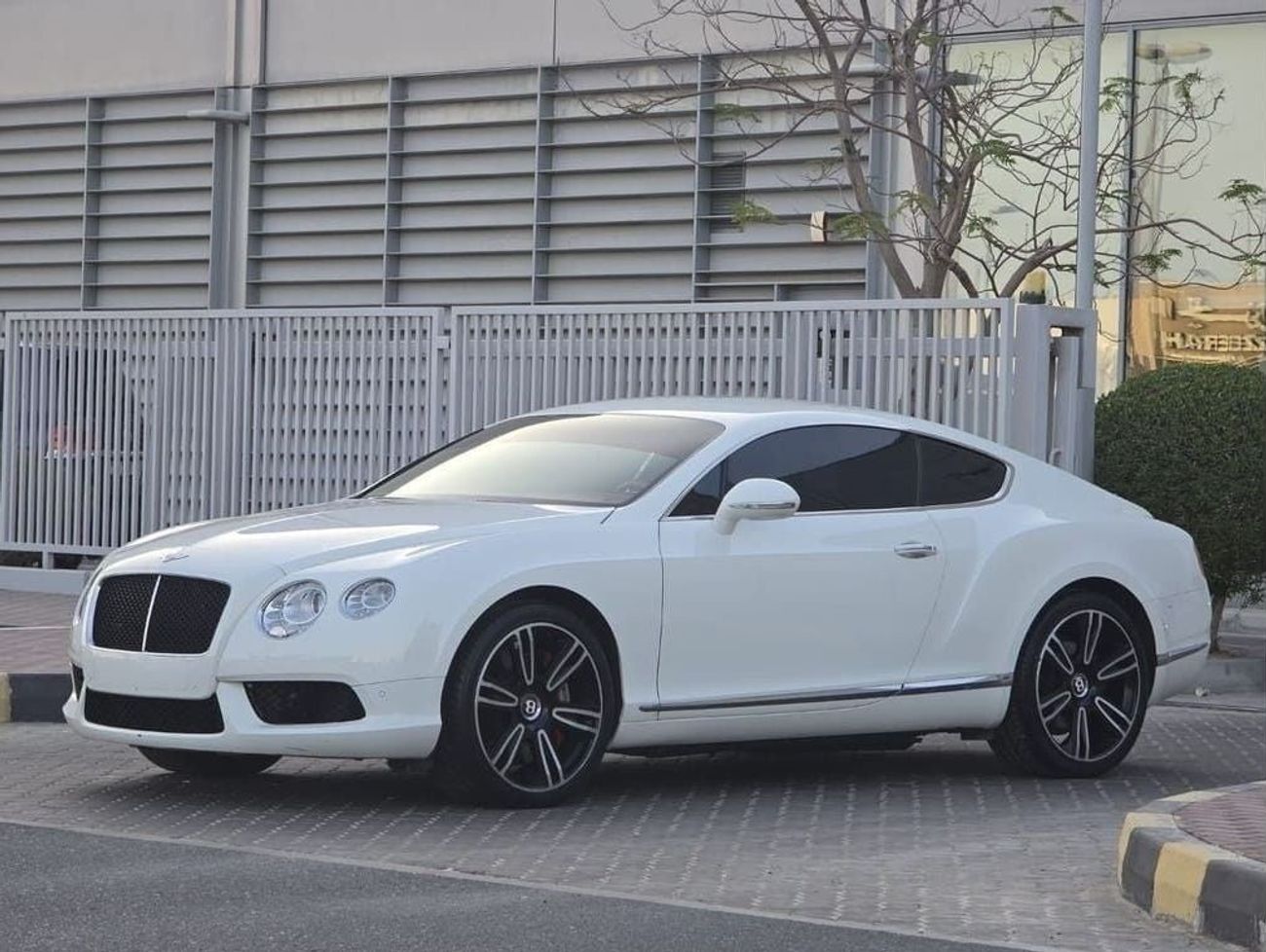 Bentley Continental GT GT 6.0L (552 HP)