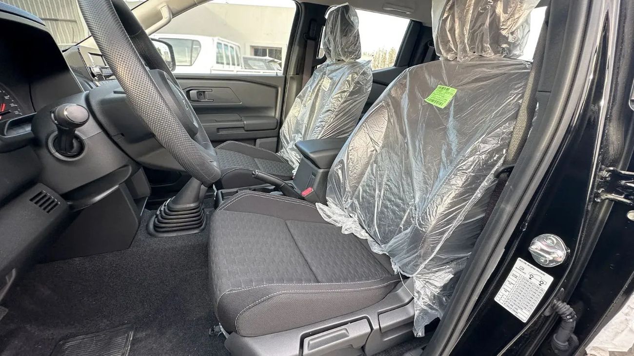 Mitsubishi L200 GLS 2.4L Petrol DC 4WD Manual