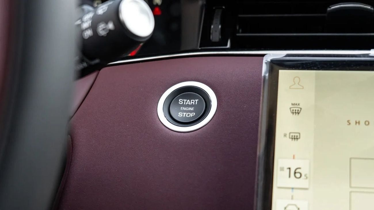 لاند روفر رانج روفر إيفوك 2025 | RANGE ROVER EVOQUE 249PS PREMIUM HONOR [ EXPORT ONLY ]