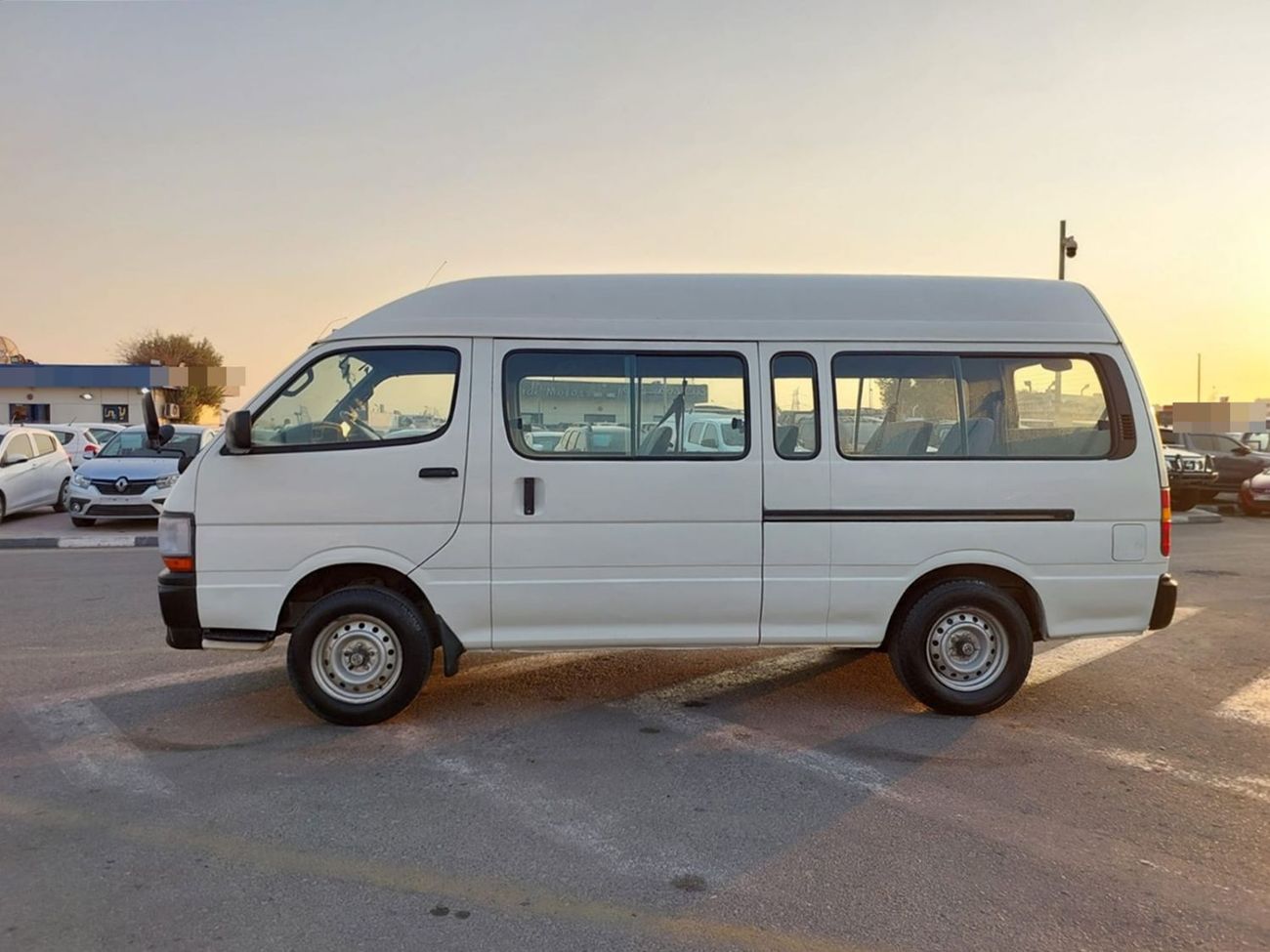 تويوتا هاياس TOYOTA HIACE COMMUTER VAN RHD 2004 MODEL 3.0 L DIESEL MANUAL(PM20757)