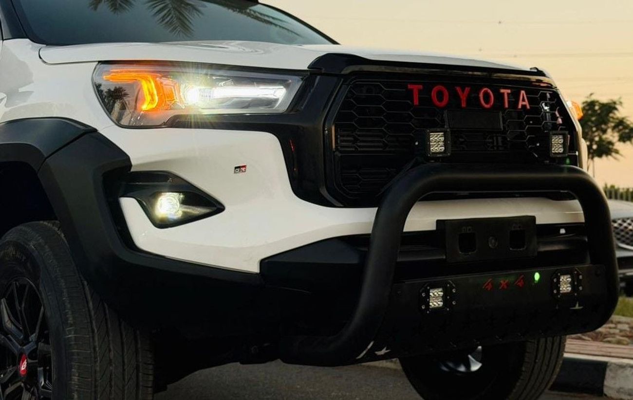 تويوتا هيلوكس GR BODY KIT INSTALLED | POWER SEATS | NUDGE BAR | 2.8L | 2024 | AUTOMATIC