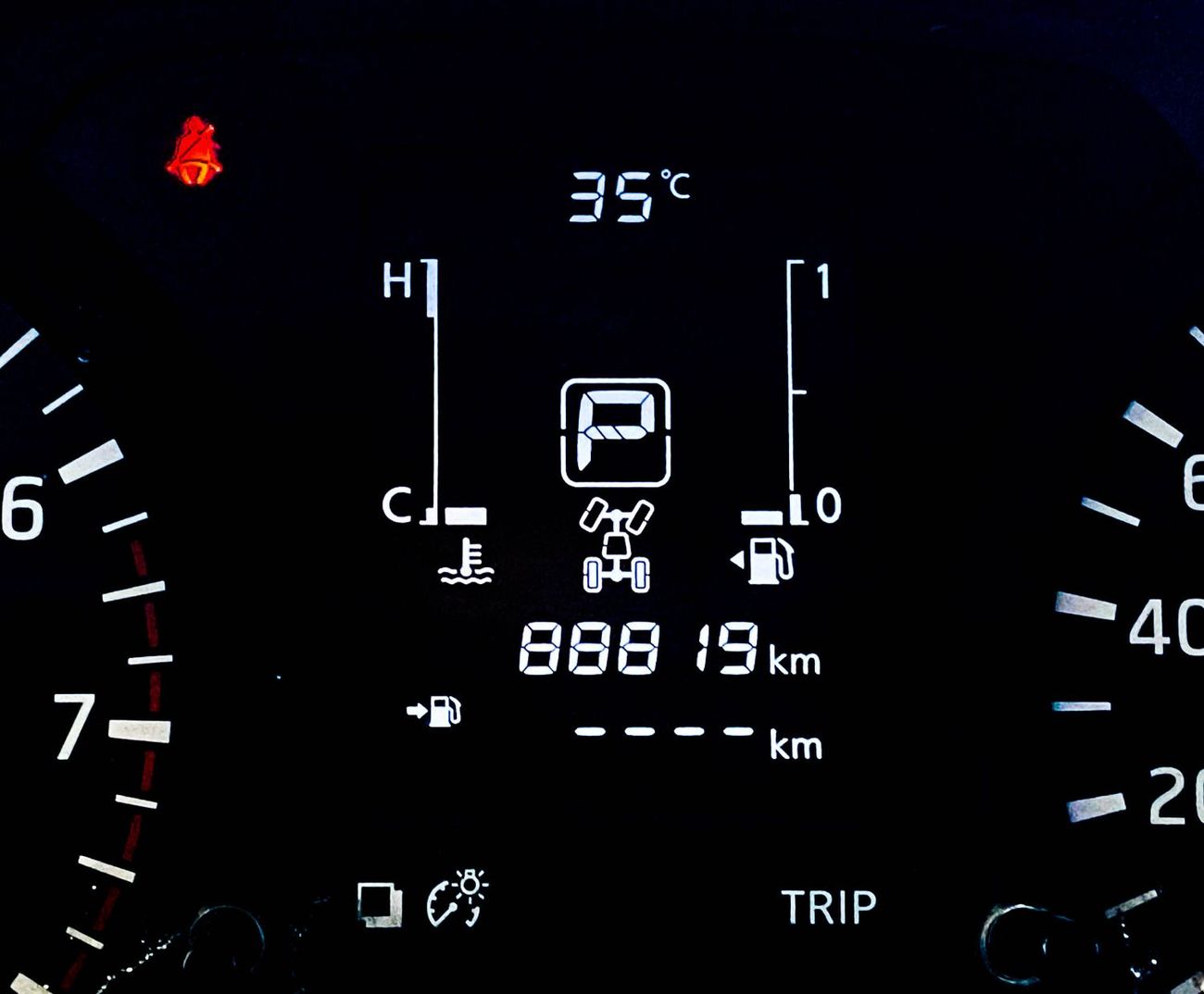 نيسان نافارا Std 2.5L 4WD A/T Nissan Navara 2019 2.5L 4WD GCC Accident-Free, In Excellent Condition, 1096 Monthly