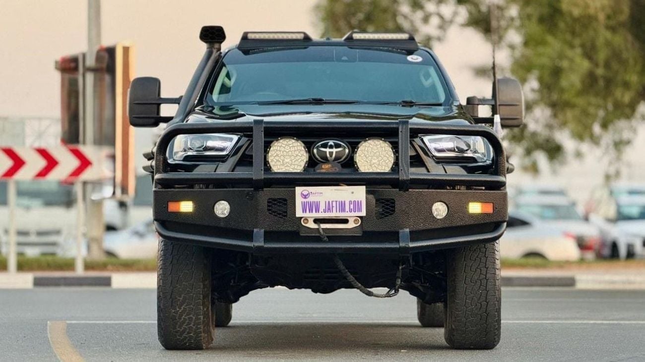 Toyota Hilux HEAVY OFF ROAD MODIFIED | BULL BAR WITH FOCUSED LIGHTS | DOUBLE CABIN | POWER SEATS | AUTO | 2020