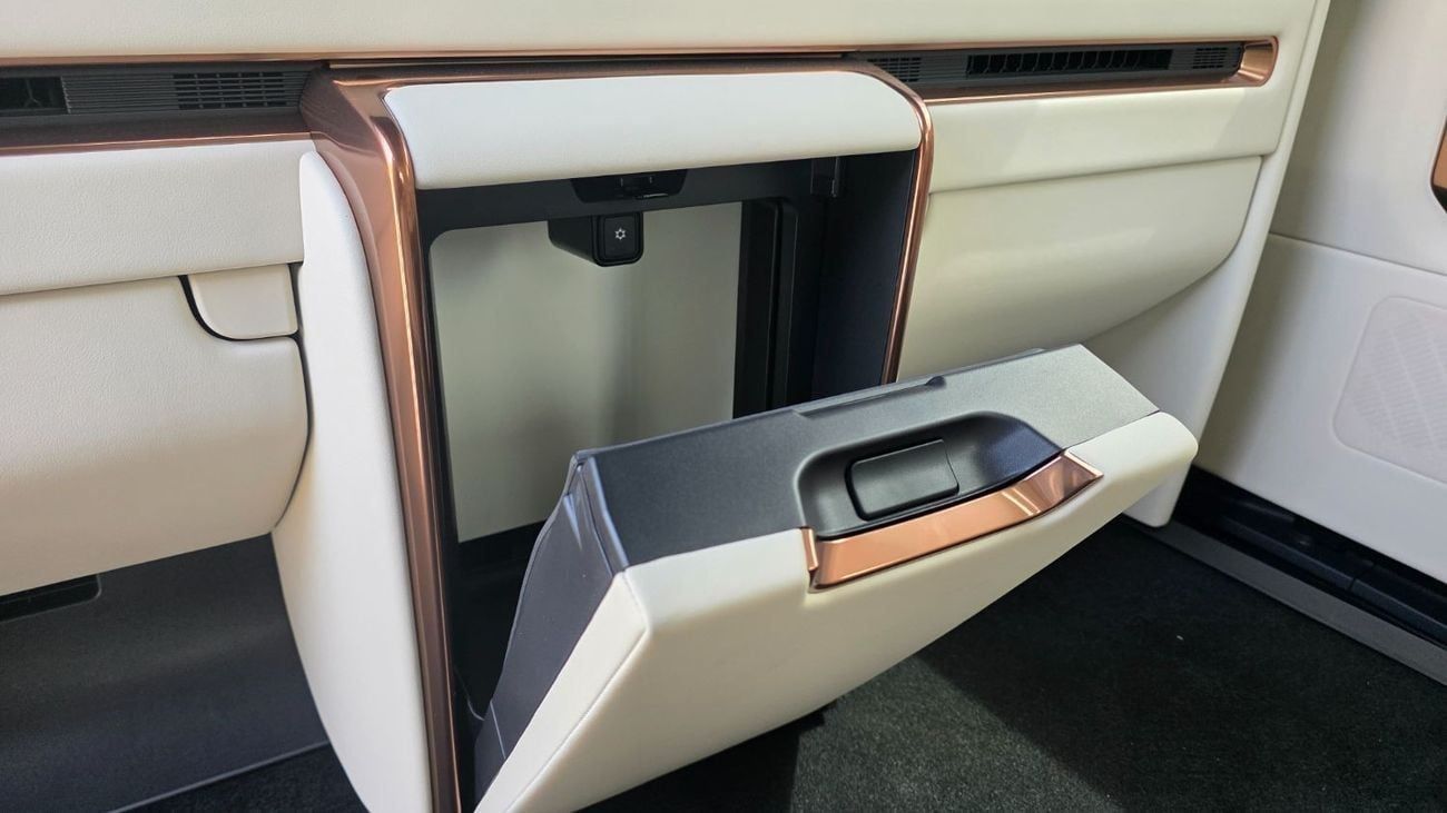 Lexus LM 350h LM350H VIP 4-Seater