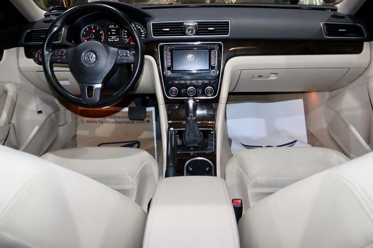 Volkswagen Passat SEL 2.5L VOLKSWAGEN PASSAT | GCC | V5 | 2016 | NO ACCIDENT HISTORY