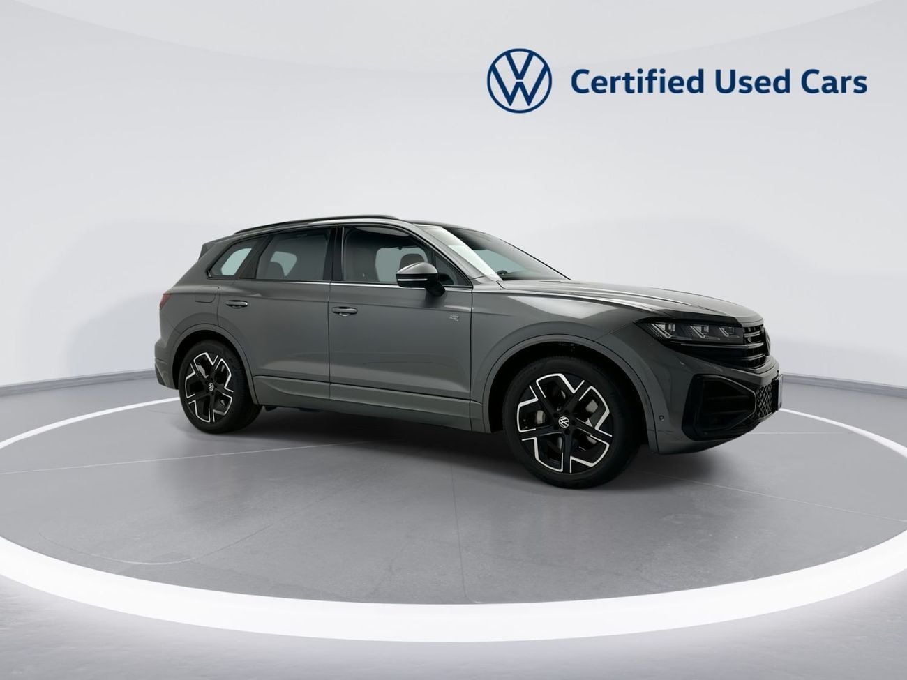 Volkswagen Touareg R-LINE VW Certified | The Ultimate Flagship SUV | Well Maintained