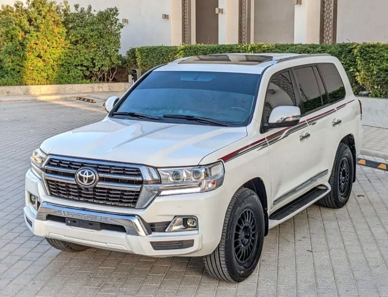تويوتا لاند كروزر Toyota landcruise 2008Model Facelifted 2021 VXR 4.7L V8 petrol Engine Colour White push start Transm