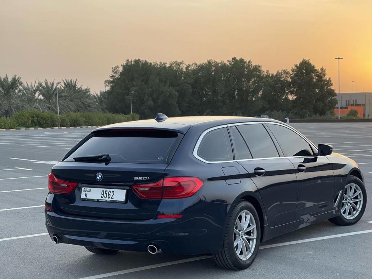 BMW 520i Std 2.0L