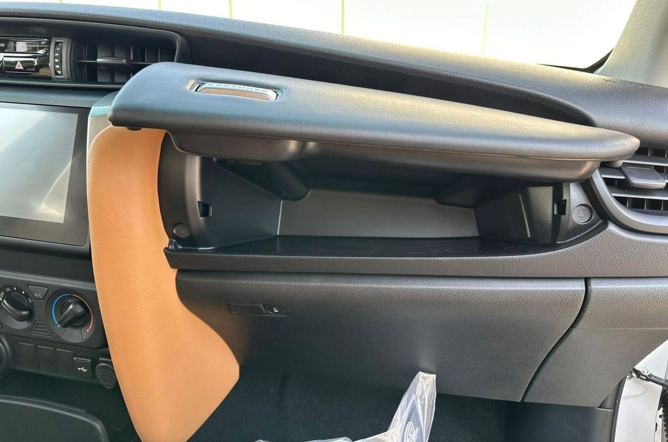 تويوتا فورتونر 2025 Toyota Fortuner 4x4 2.4L Diesel AT