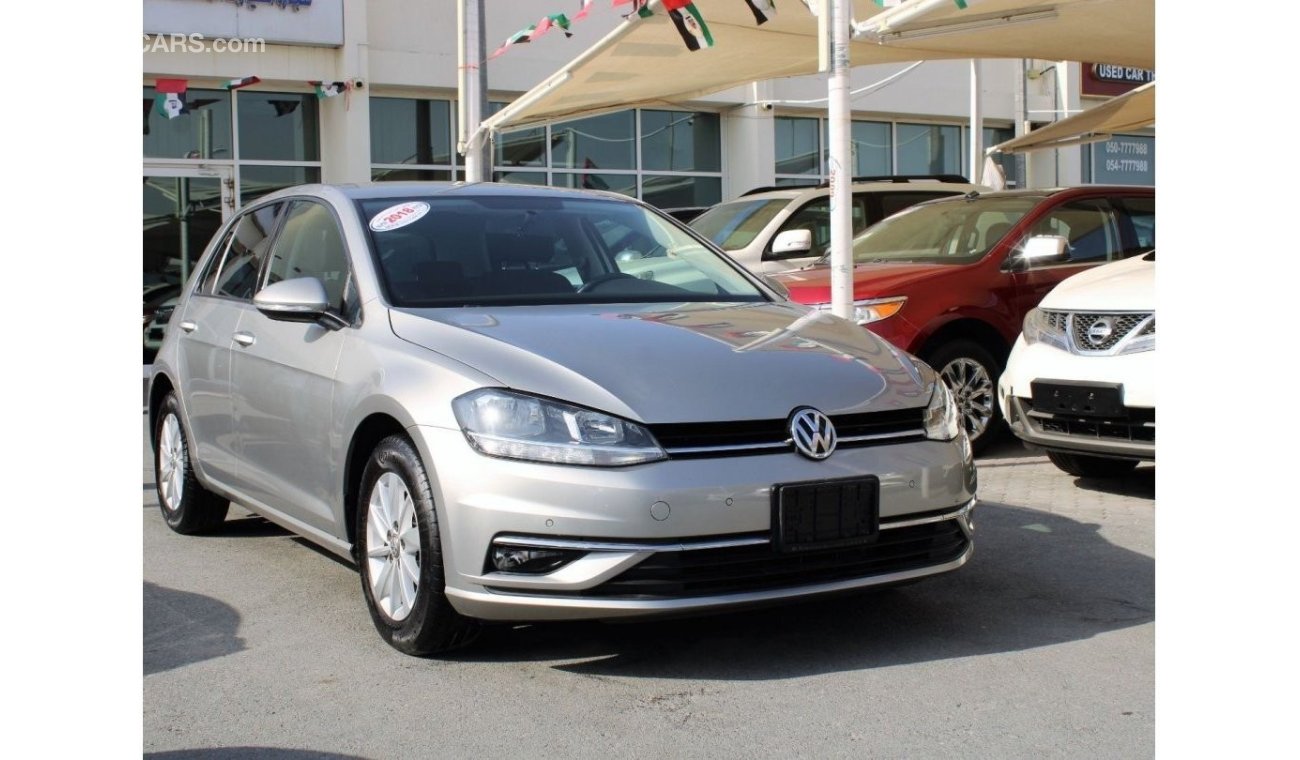 Volkswagen Golf SE SE SE ACCIDENTS FREE - GCC - ENGINE 1000 CC + TURBO - CAR IS IN PERFECT CONDITION INSIDE OUT