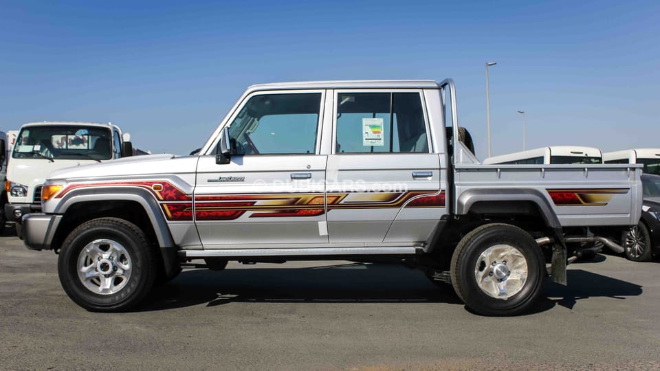 Toyota Land Cruiser Pickup 70 Series for sale AED 143,000. Grey/Silver