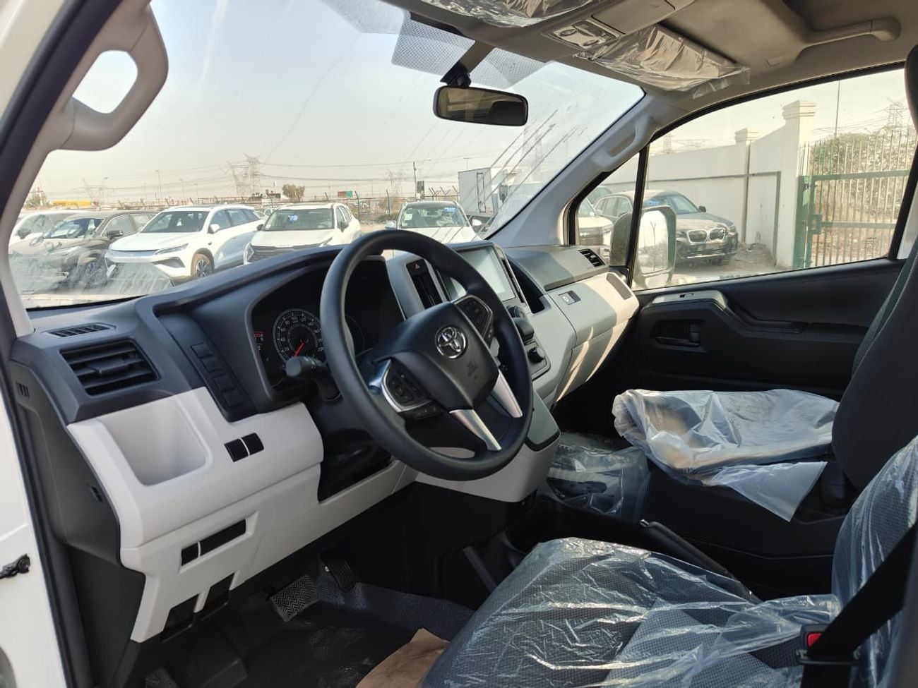 تويوتا هاياس GL 2026 Toyota Hiace 13-Seater High-Roof Full-Option 3.5L V6 Petrol A/T RWD Export Only