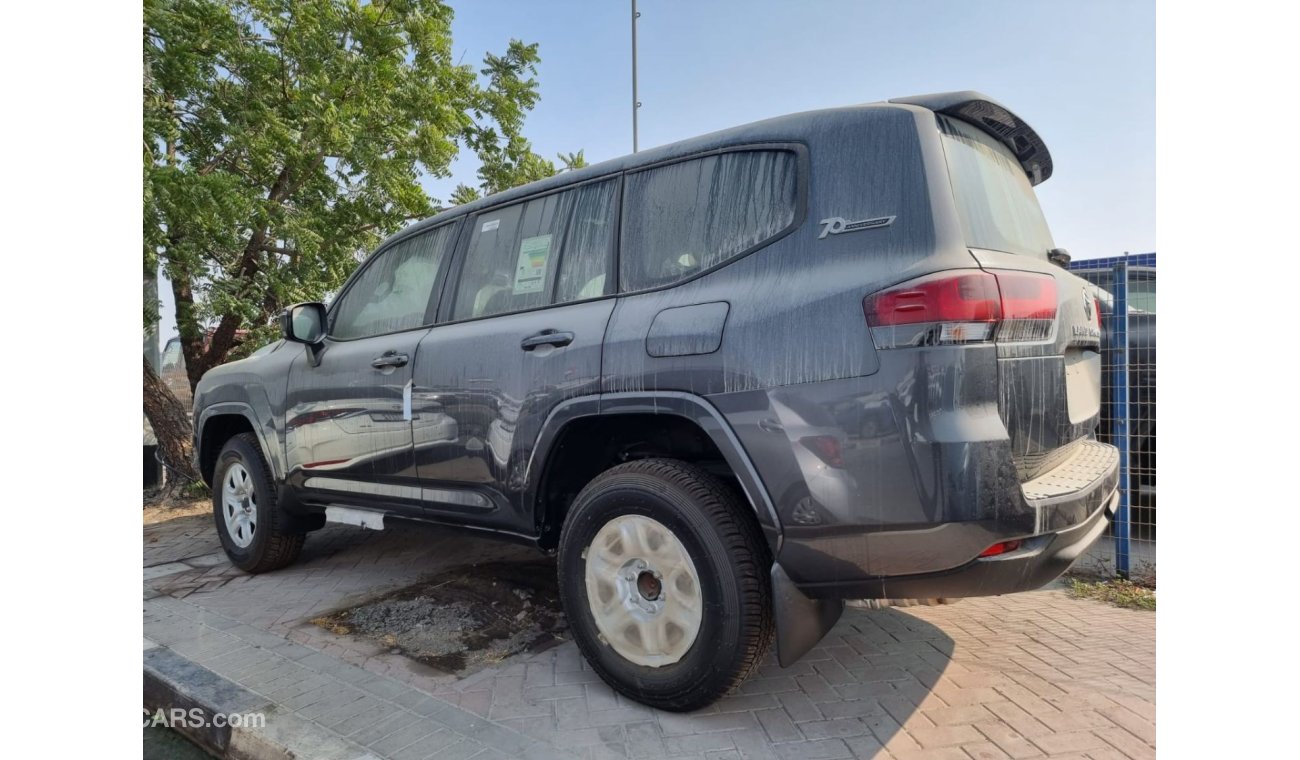 Toyota Land Cruiser GX 4.0L PETROL A/T BASIC OPTION WITHOUT SUNROOF