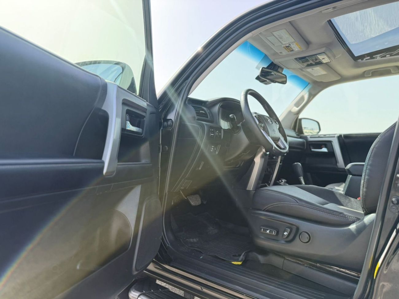 Toyota 4Runner  2022 Toyota 4Runner Full Option+ 4.0L V6 - AWD 4x4 With Radar & Push Start - Sunroof