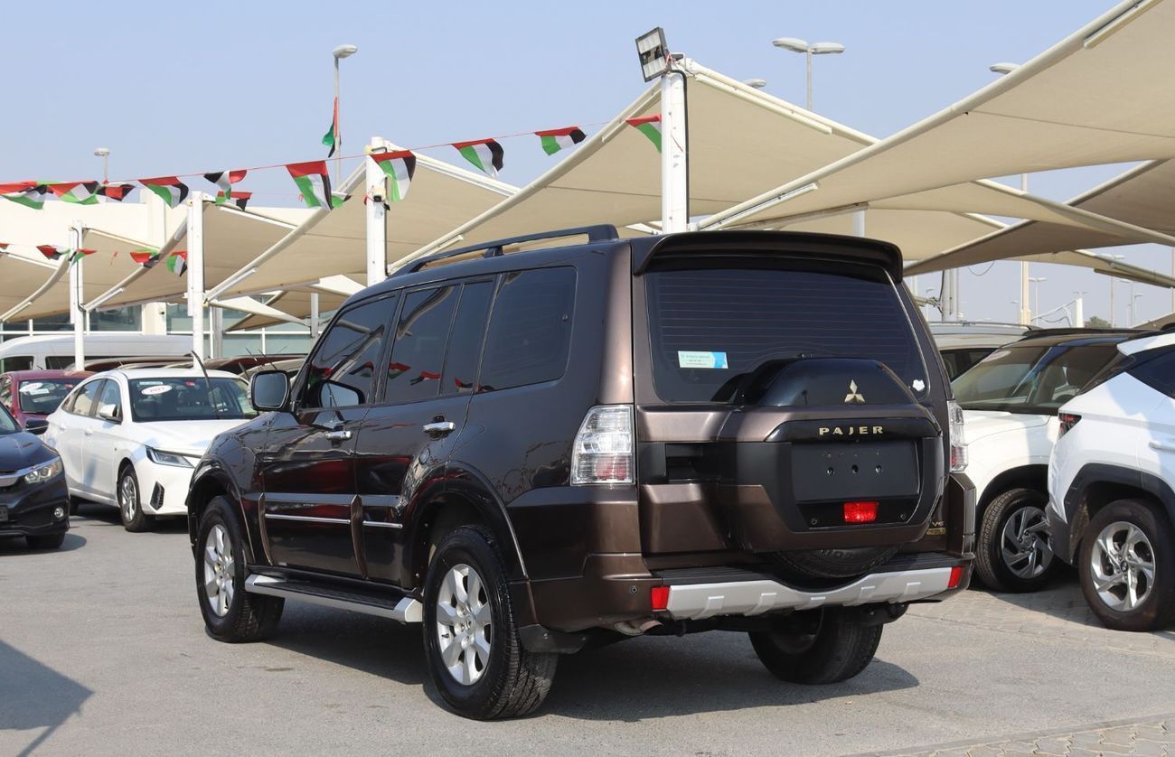 Mitsubishi Pajero GLS Mid 3.0L (175 HP) Mitsubishi Pajero  2020 - GCC - Accident-Free - 3.0L - (6)V - 7 Seats - Excell
