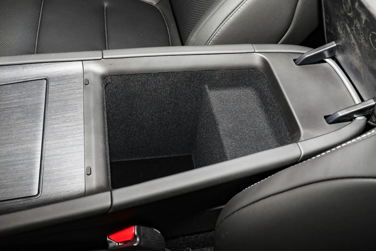 Avatr 12 Modified Max rear-wheel drive extended-range version