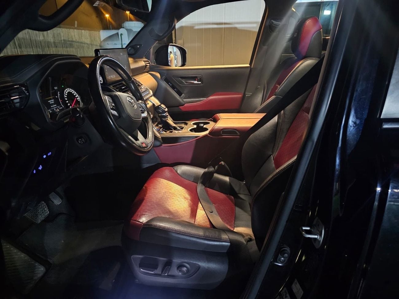 تويوتا لاند كروزر 2022 Model GR Sports Full Option Red and Black Interior Very Clean and Perfect Condition