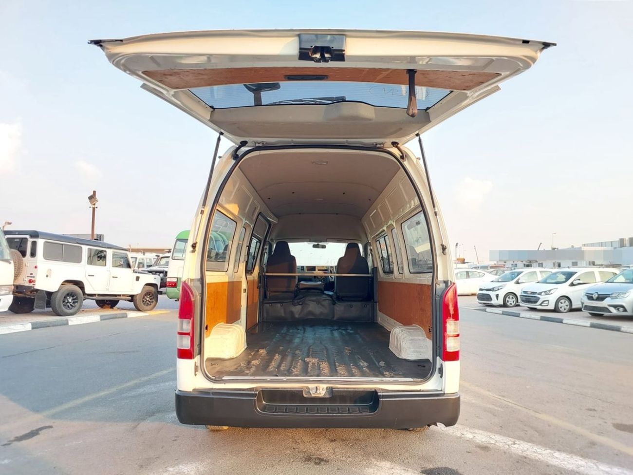 تويوتا هاياس TOYOTA HIACE VAN RHD 2013 MODEL 3.0 L DIESEL AUTOMATIC(PM11947)