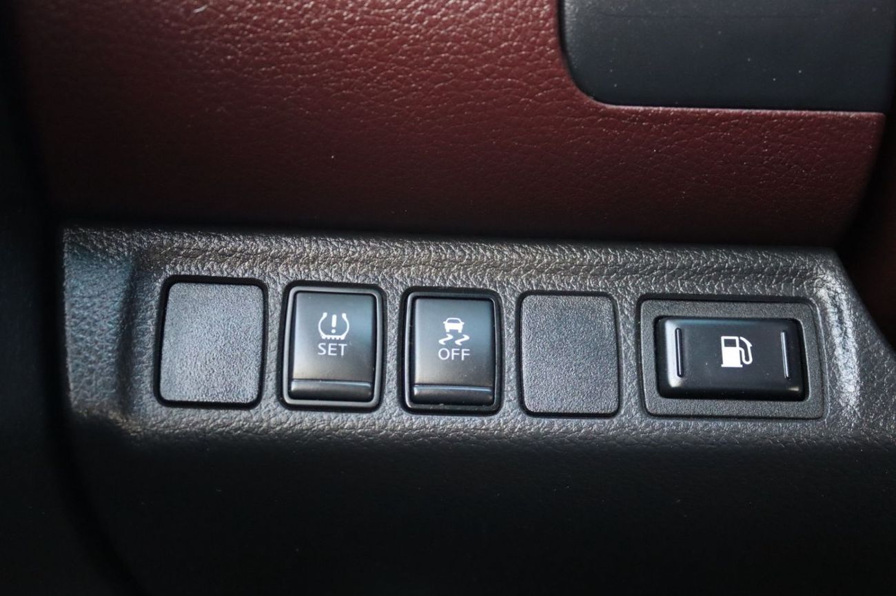 Nissan Navara CSF 2.5L (168 HP) RWD Nissan Navara - GCC - 2022 - Accident-Free - 2.5L  - 2WD - Excellent Condition