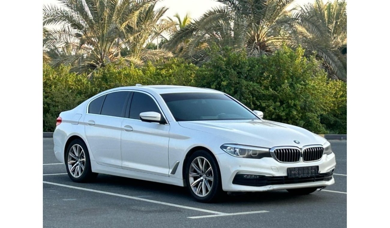 BMW 520i Executive BMW 520I GCC 2019 ORGINAL PAINT // FULL SERVICE HISTORY // UNDER WARRANTY TILL 200 KM