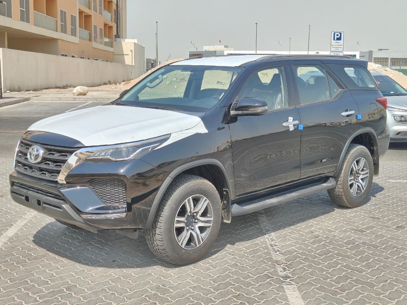 Toyota Fortuner 2025 Toyota Fortuner SR5 Mid-Option 7-Seater 2.7L 4-Cyl Petrol A/T 4x4 Only For Africa