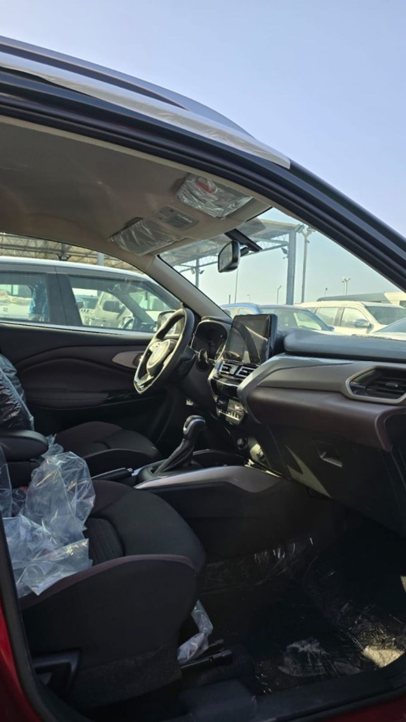 سوزوكي فرونكس سوزوكي فرونكس GLX هايبرد 1.5 لتر دفع رباعي موديل 2026 – أحمر / أسود