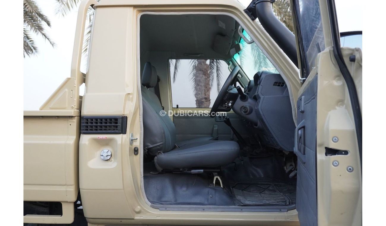 Toyota Land Cruiser Pick Up Hard Top