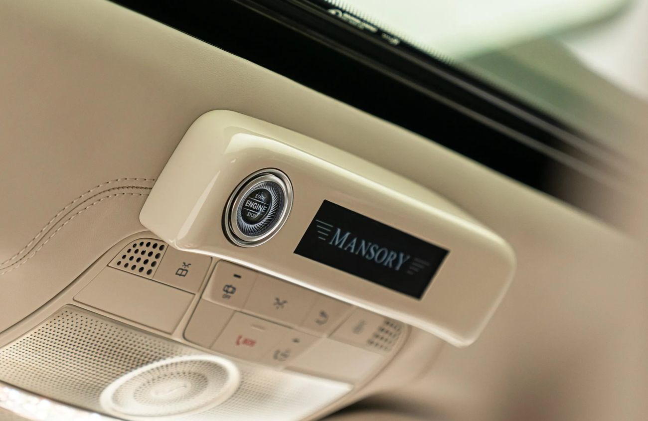 Mercedes-Benz G 63 AMG 4.0L V8 Twin-Turbocharged Engine