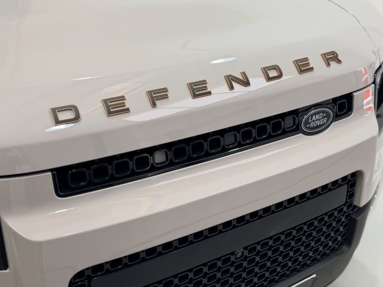 Land Rover Defender 110 OCTA  P635 V8 2026