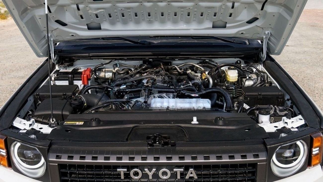 Toyota Prado TOYOTA PRADO 250 2.4P AT FIRST EDITION MY2024 – WHITE