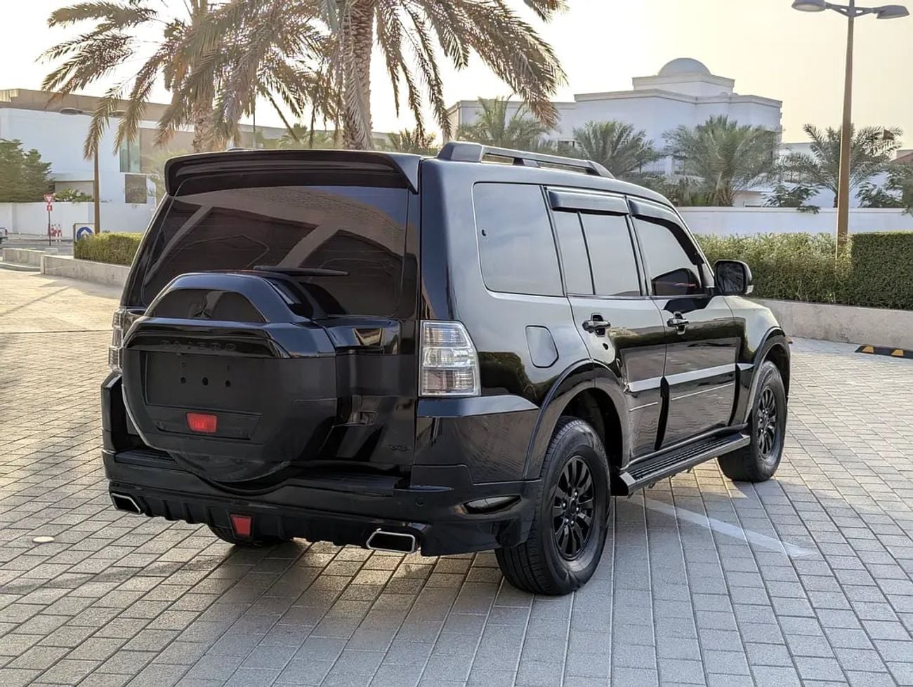 Mitsubishi Pajero GLS HIGHLINE GLS MID - GCC Specs - Reliable SUV