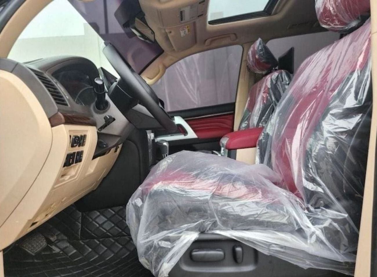 تويوتا لاند كروزر 2015 GXR V6 LHD Petrol Engine Full Option Clean Title