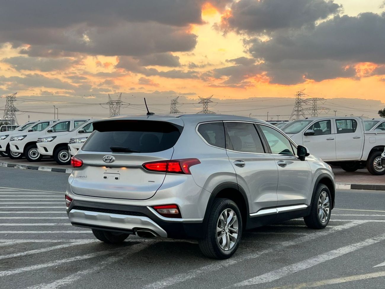 هيونداي سانتا في 2019 Hyndai Santafe MidOption+ - 2.4L V4 - 4x4 AWD - Rear Camera - Leather Seat  5