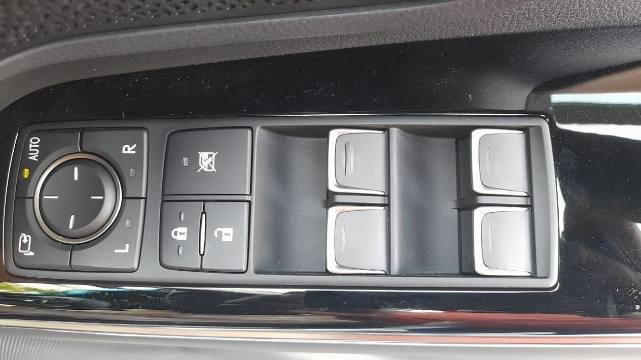 Lexus LX 600 RHD BRAND NEW 7 SEATER WHITE WITH TAN FULL OPTIONS PETROL Signature model