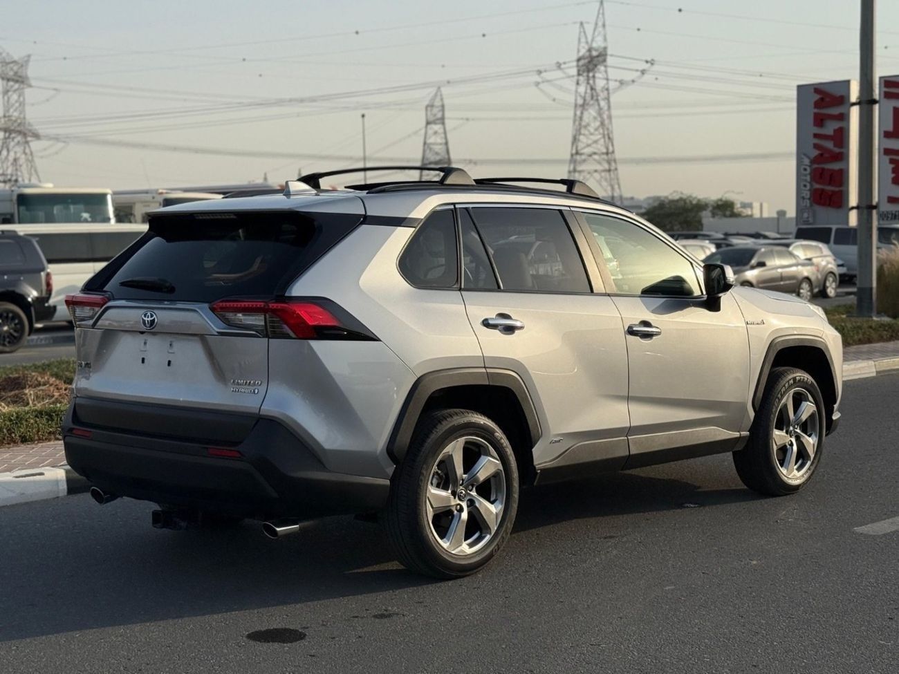 Toyota RAV4 Hybrid Limited panoramic, 360 camera Full Option