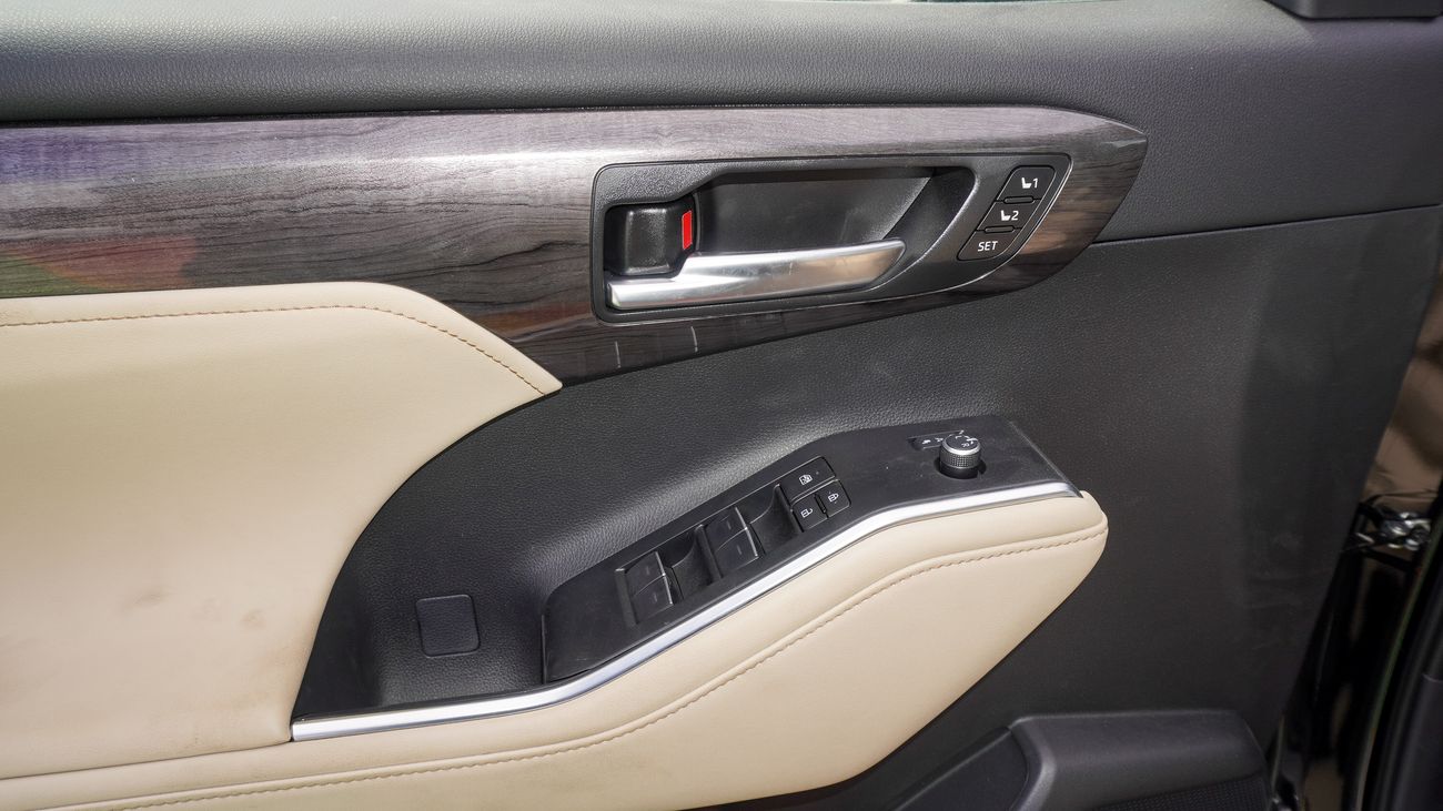 Toyota Highlander LIMITED 2.5L HYBRID