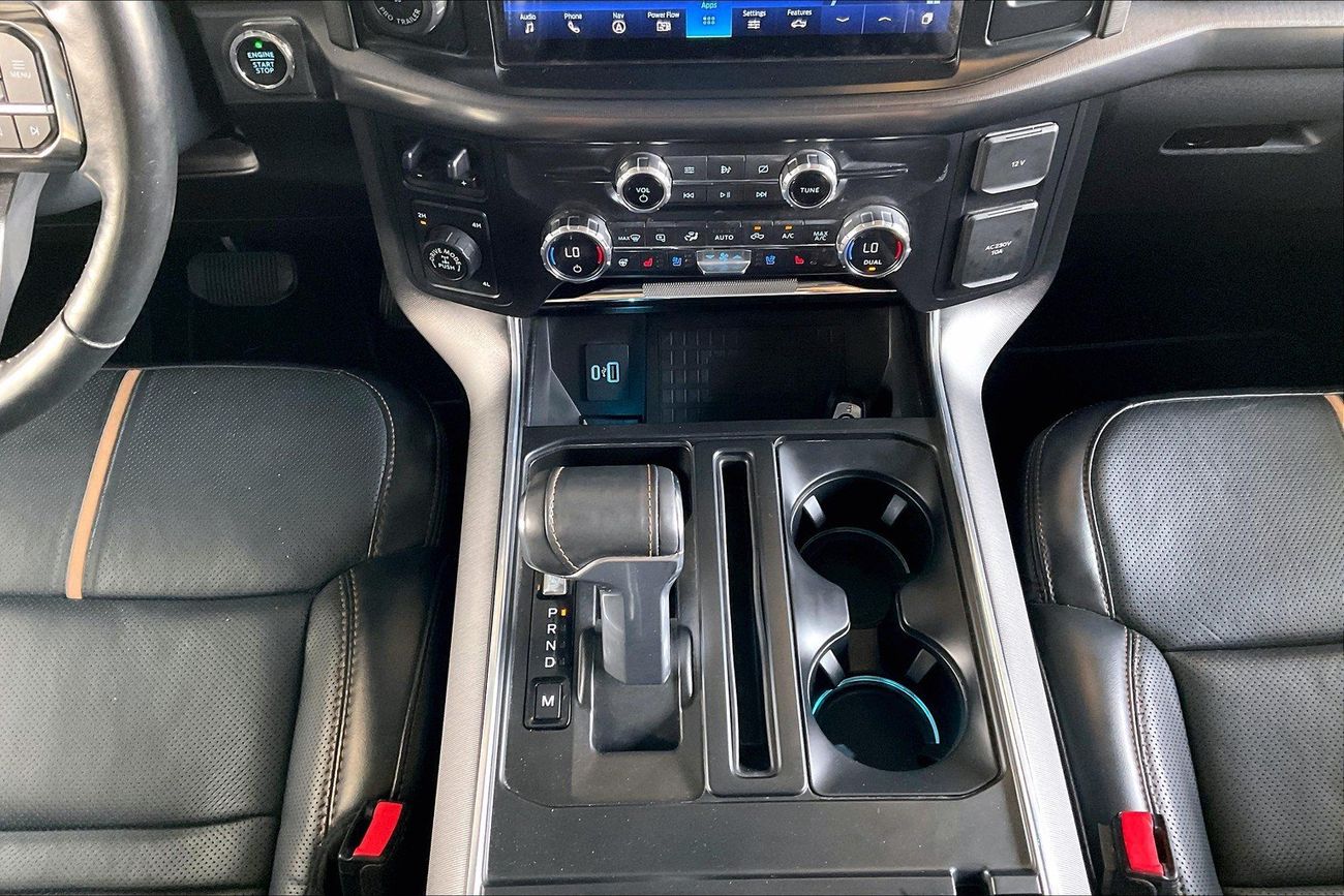 Ford F 150 Platinum FX4 - Super Crew | Guaranteed Warranty | 0 Down Payment