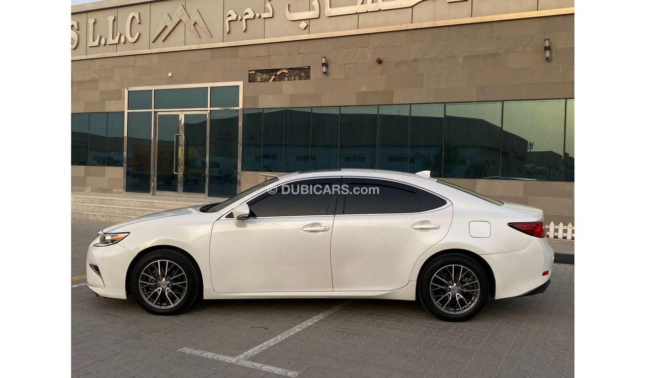 لكزس ES 350 بلاتينوم لكزس اي اس 350 موديل : 2018 الممشي : 50,000 كم  المطلوب 85,000 درهم  وارد امريكا ، فل اوبشن