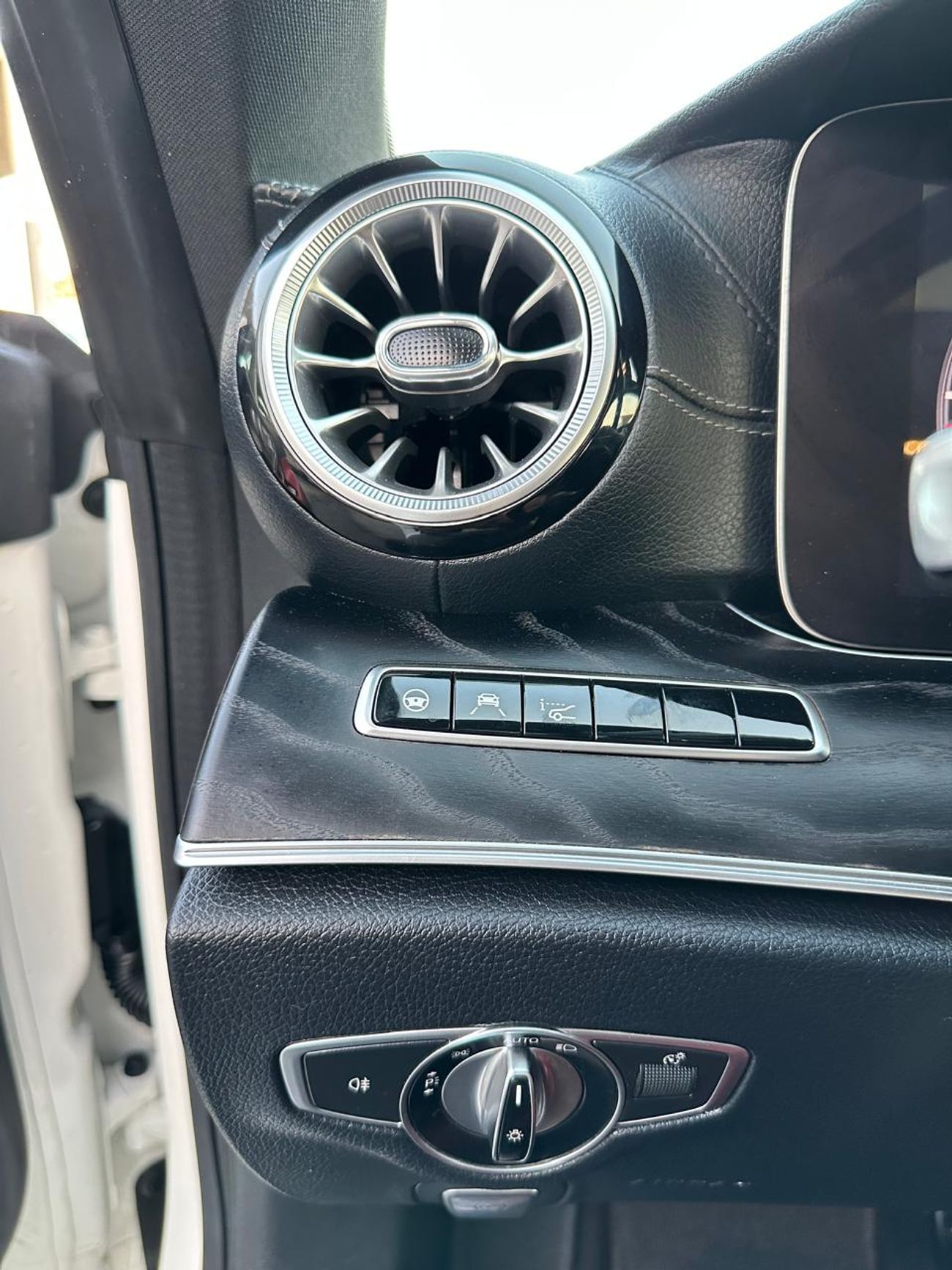 Mercedes-Benz E300 Coupe Mercedes E300_GCC_2019_Excellent Condition _Full option