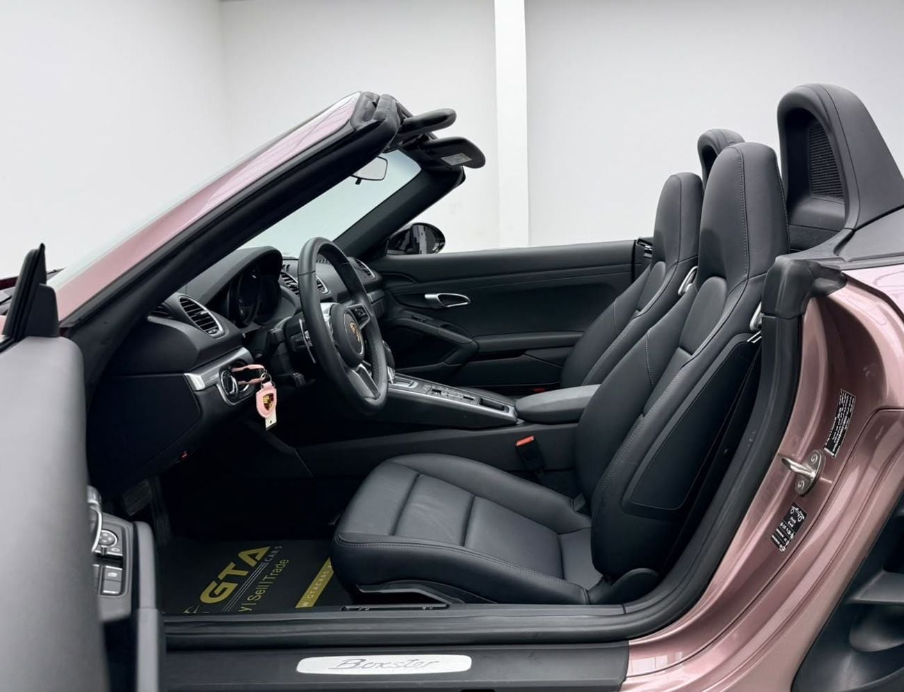 Porsche 718 Boxster STANDARD 2025 Porsche 718 Boxster, Porsche Warranty+Full Service History, GCC Specs.