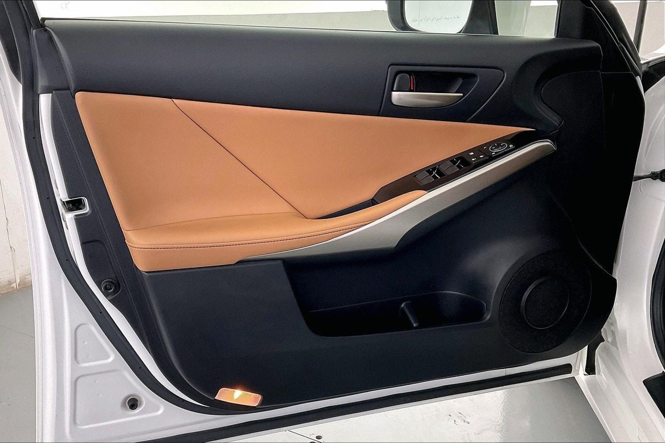 لكزس IS 300 Premier | upto AED 20,000 Ramadan Discount | شامل الضمان | 0 ﺪﻔﻋﺓ ﺃﻮﻟﻯ