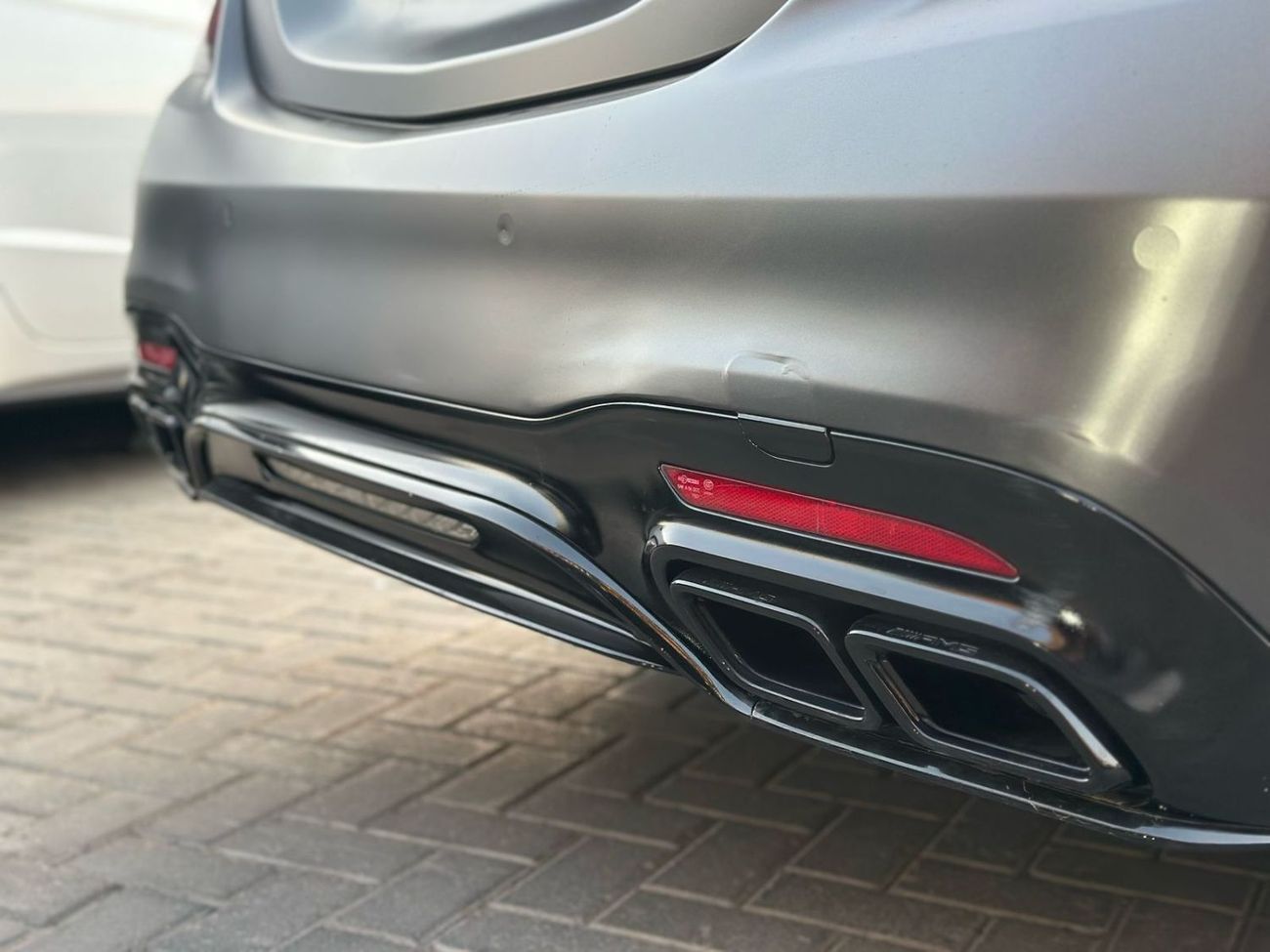 Mercedes-Benz S 63 AMG Std 4.0L (612 HP)