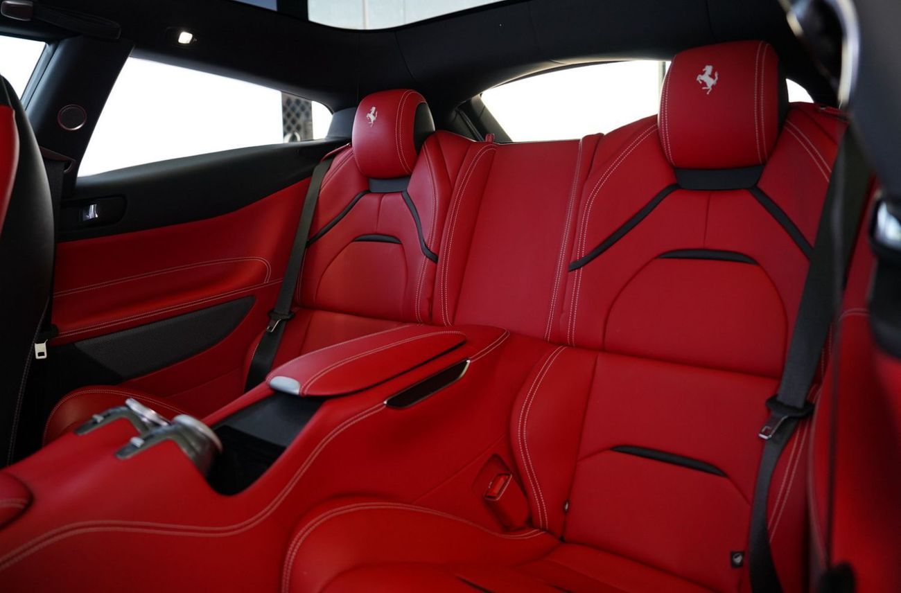 Ferrari GTC4 Lusso T