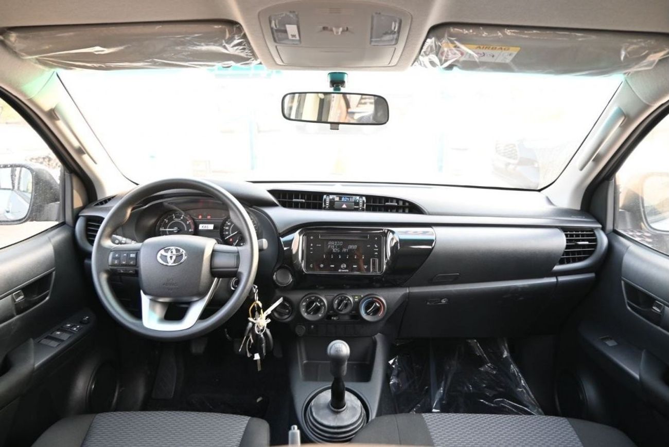 تويوتا هيلوكس Toyota Hilux 2.4L Diesel, Pickup, 4WD, 4Doors, M/T
