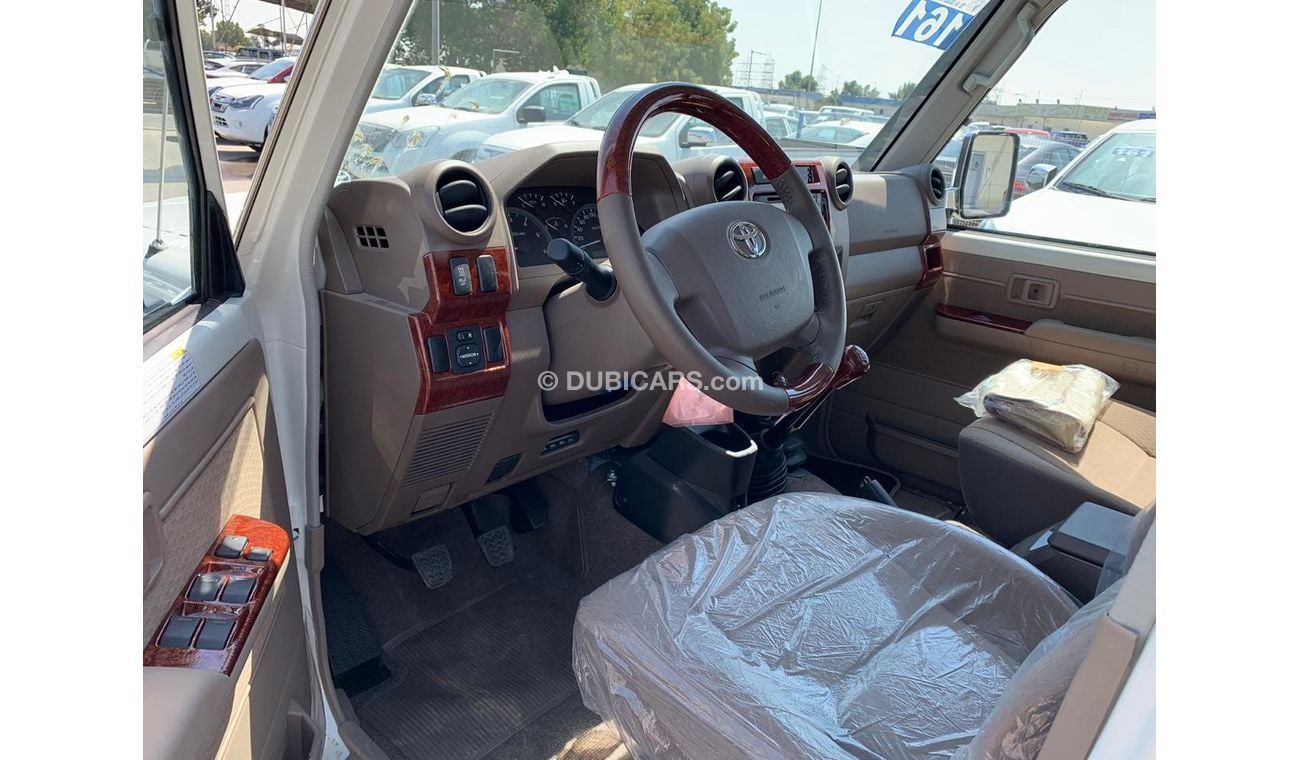 Toyota Land Cruiser VDJ76 V8 DIESEL FULL OPTION 2019 WINCH DIFF-LOCK