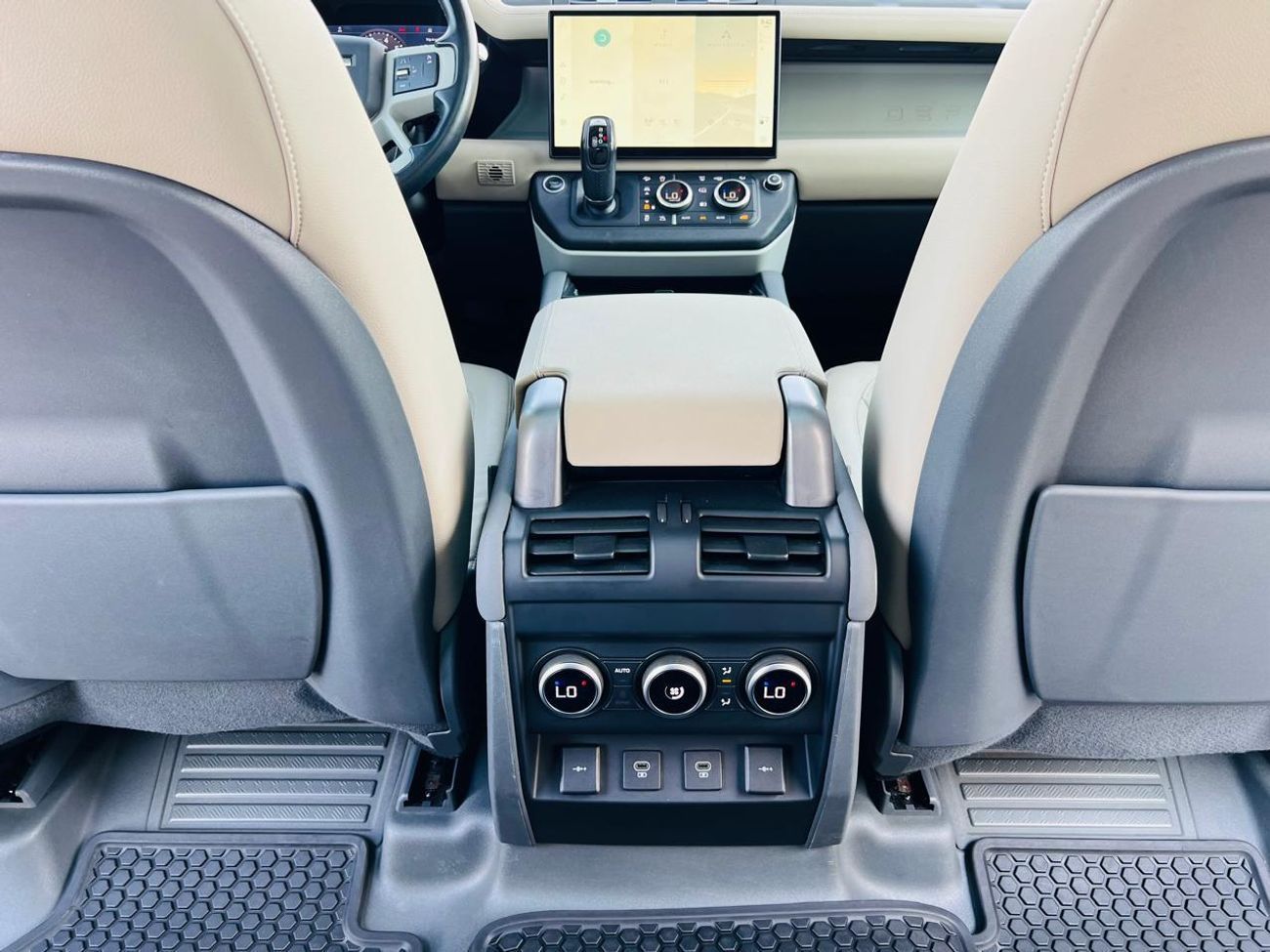 Land Rover Defender 110 SE P400 3.0L